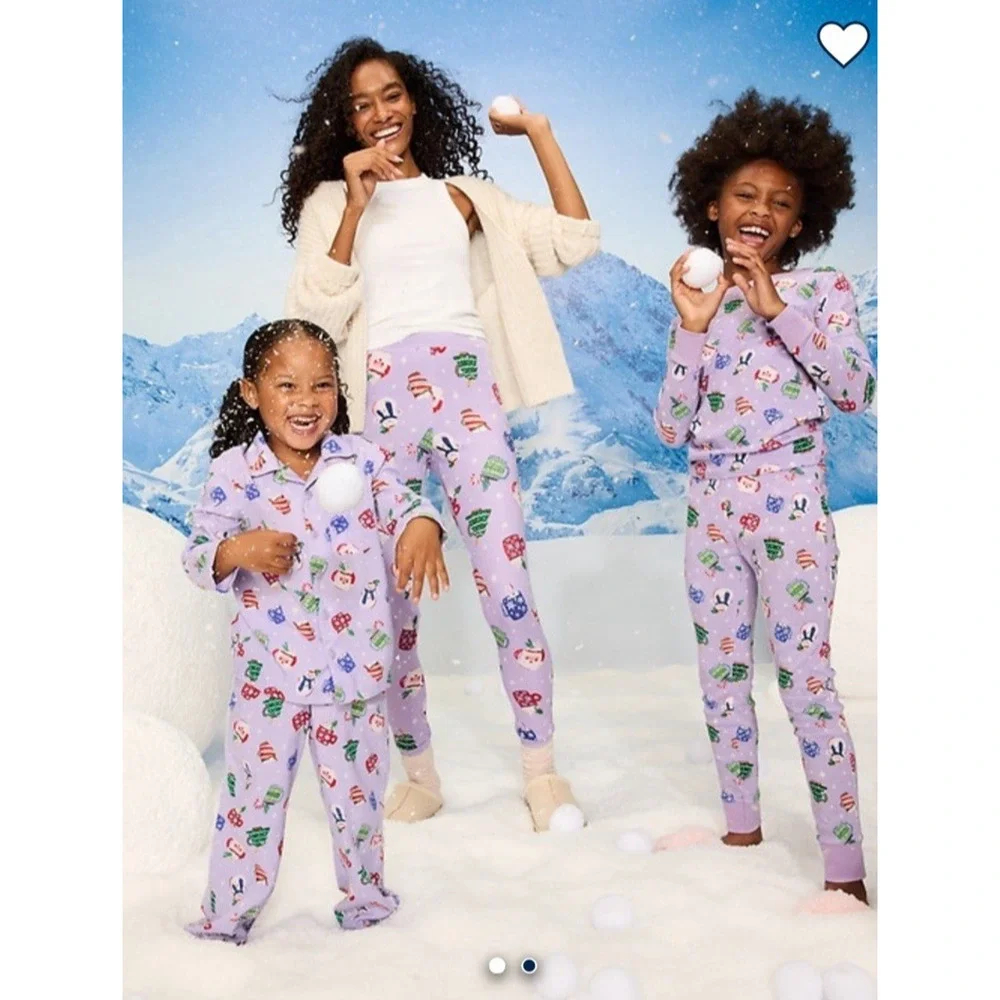 Old Navy 2-Way-Zip Sleep & Play Footed One-Piece for Baby 0-3 Months